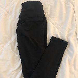 Small black bubble butt leggings